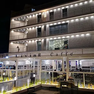 Living 2*, Casoria Italie